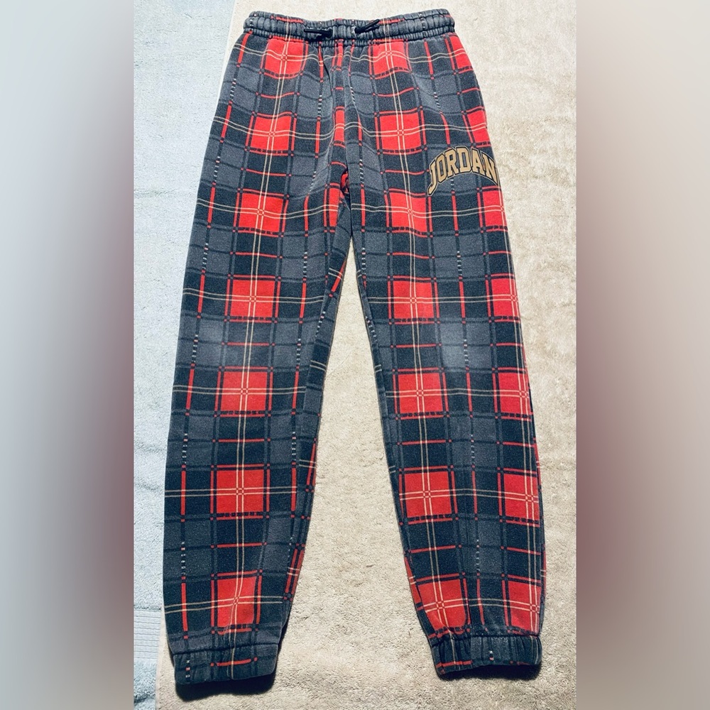 Nike air Jordan joggers sweatpants medium boys youth 10-12